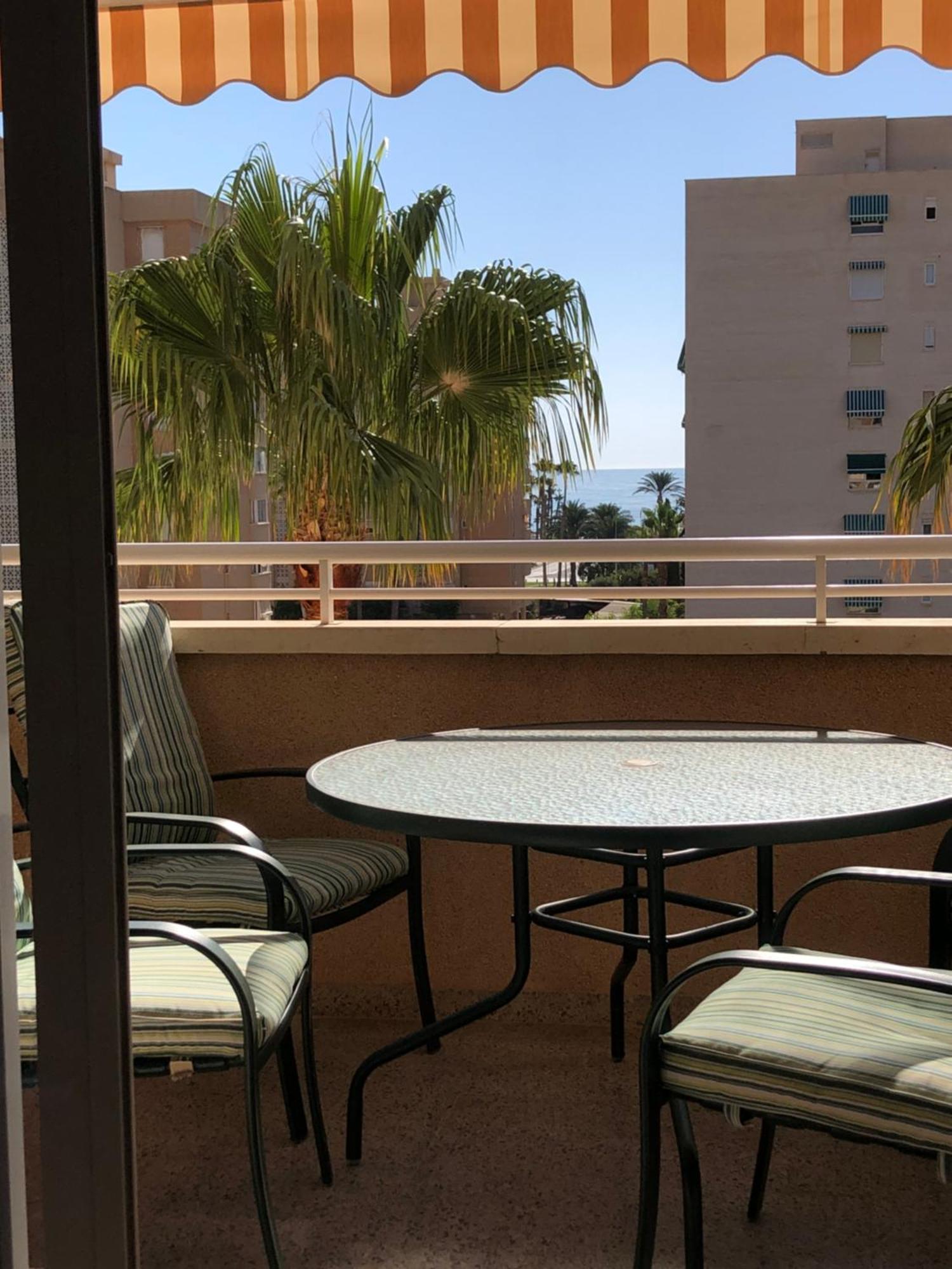 Precioso Apartamento En Urbanizacion Junto Al Mar. Alicante Eksteriør bilde